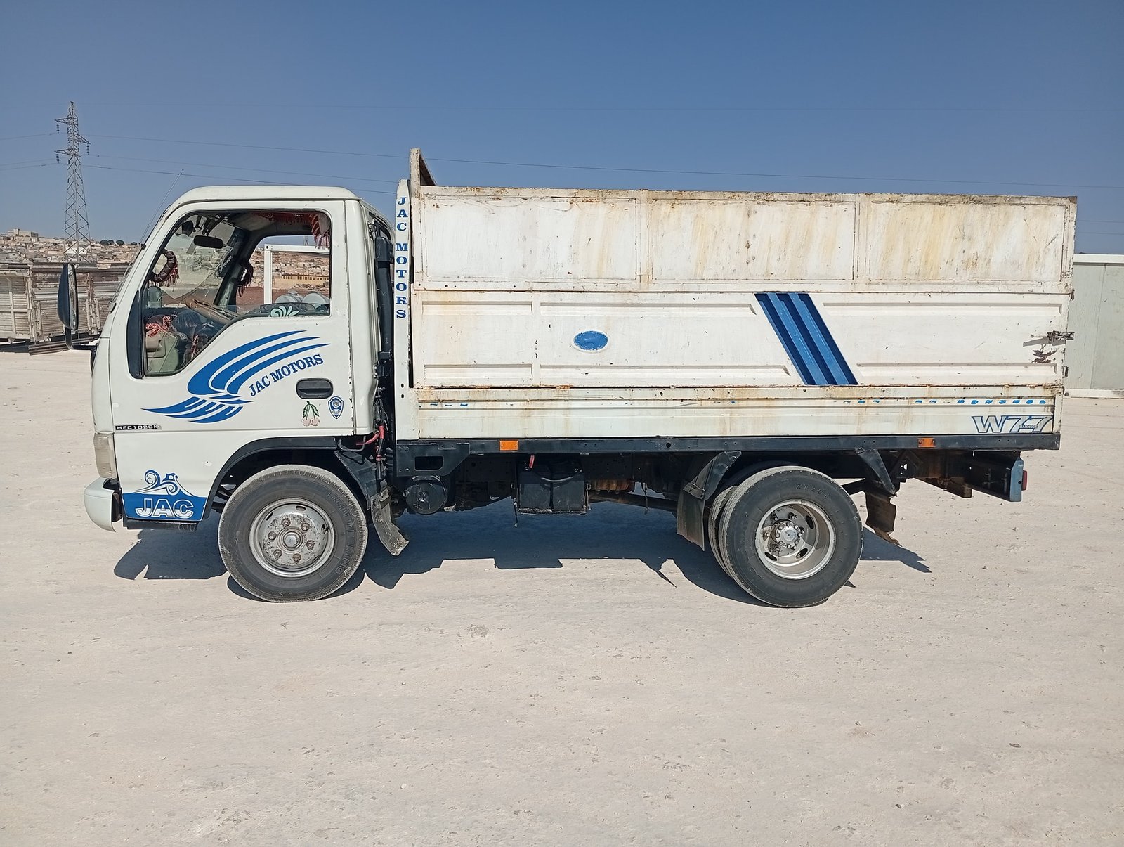 سيارات سرمدا للبيع, سيارة جاك موديل 2005