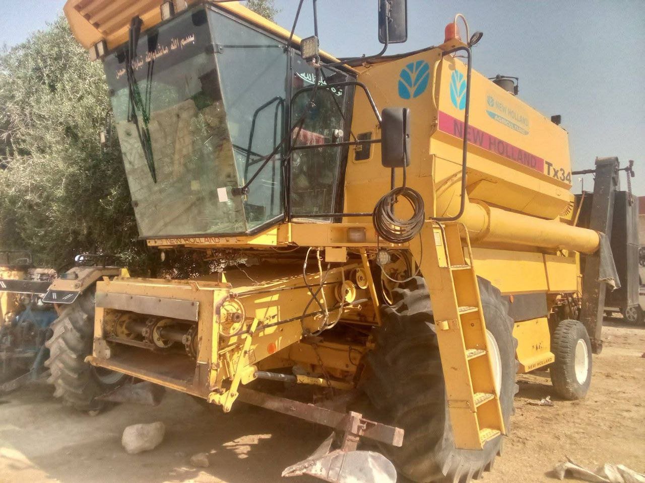 Buy and sell agricultural harvesters in Syria, available TX hydro harvester with fixed shaker model 1991, Syrian registered, ready to work, available in Raqqa in good condition