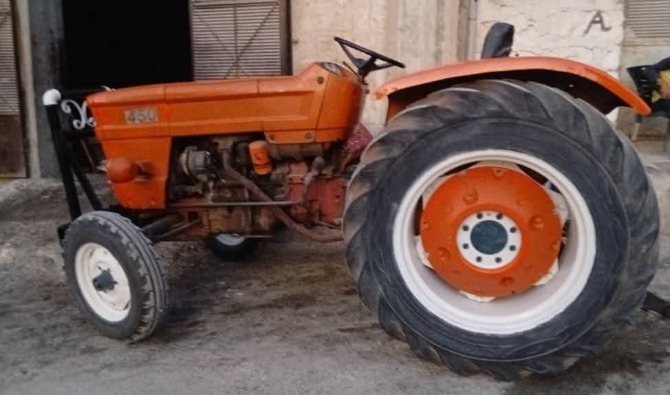Buy and sell backhoe loaders and heavy equipment in Egypt, available Terex tractor 450, Egyptian registered, ready to work, available in Suez in excellent condition
