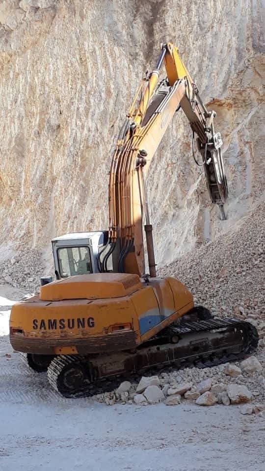 For sell harvester new Holland, TX65, Model 2000, Available in Egypt