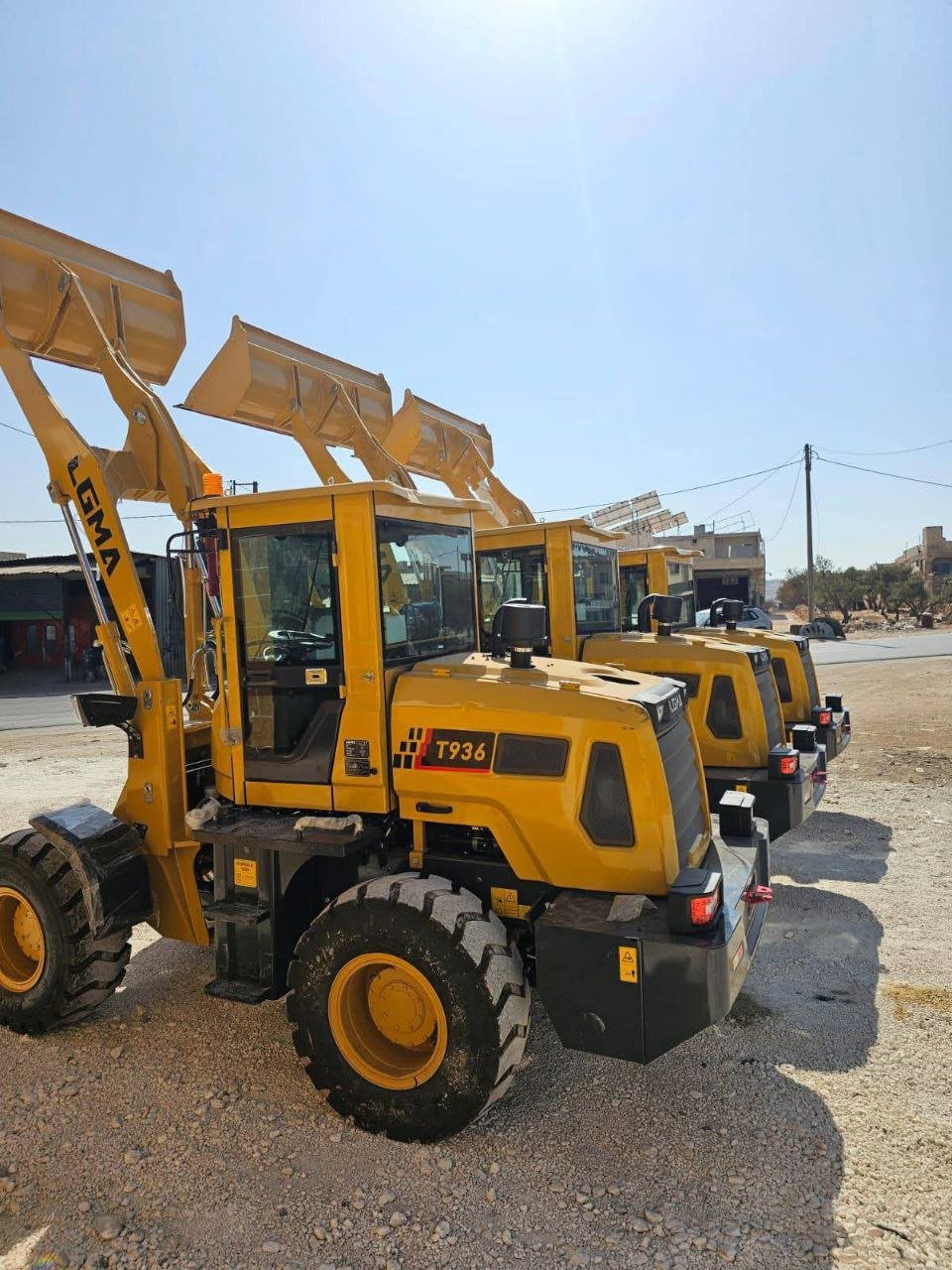 تركس صيني موديل 2025 صفر، قياس وسط، سطل 1800 كيلو، قمارة مكيفة، تواجد دمياط، بيع تركسات في دمياط