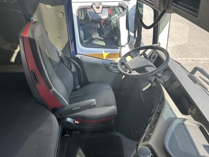Volvo 420 Truck car head truck, 2016 model, new European import, located in Alexandria, heavy transport trucks for sale in Egypt