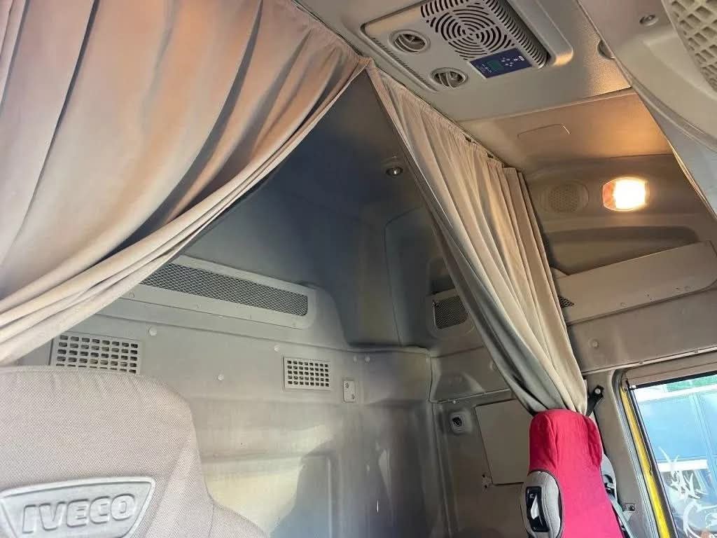 رأس سيارة شاحنة IVECO 460 موديل 2015، 702000 كم، وارد ألماني، تواجد الاسكندرية، سوق بيع الشاحنات في مصر