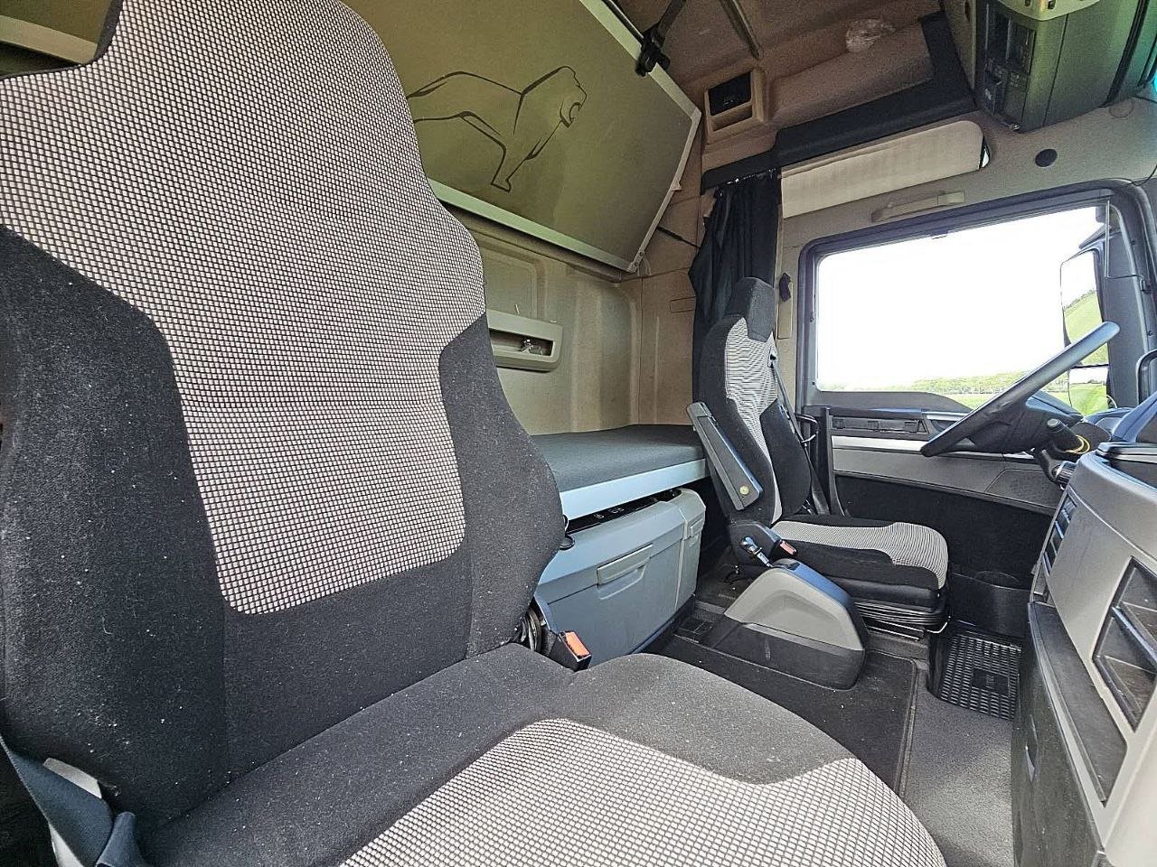 MAN TGX 500 Truck car head, 2019 model, springs and proximity system, located in Assiut, used trucks for sale in Egypt