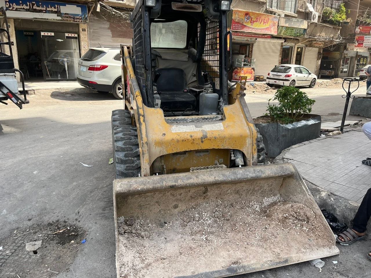 Caterpillar 226 excavator for sale, 2014 model, newly imported, located in Suez