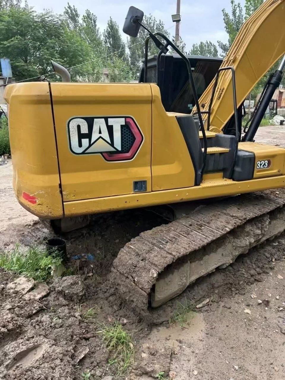 حفارة CAT323 موديل 2011 تواجد القاهرة، لا تفوت الفرصة لامتلاك أنظف الآليات الثقيلة في مصر