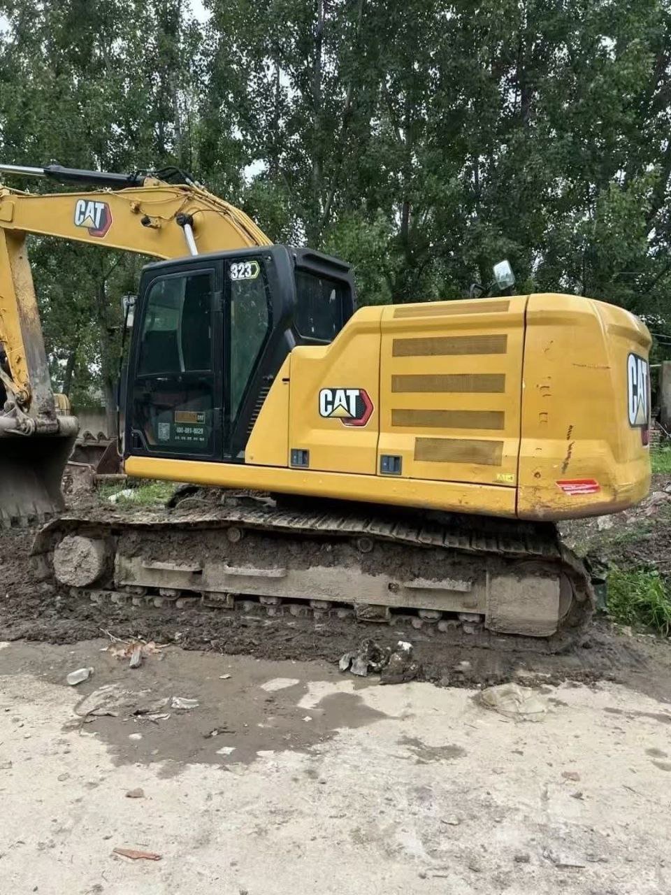 CAT323 excavator, 2011 model, located in Cairo- Yaafour, don’t miss the chance to own the cleanest heavy machinery in Egypt