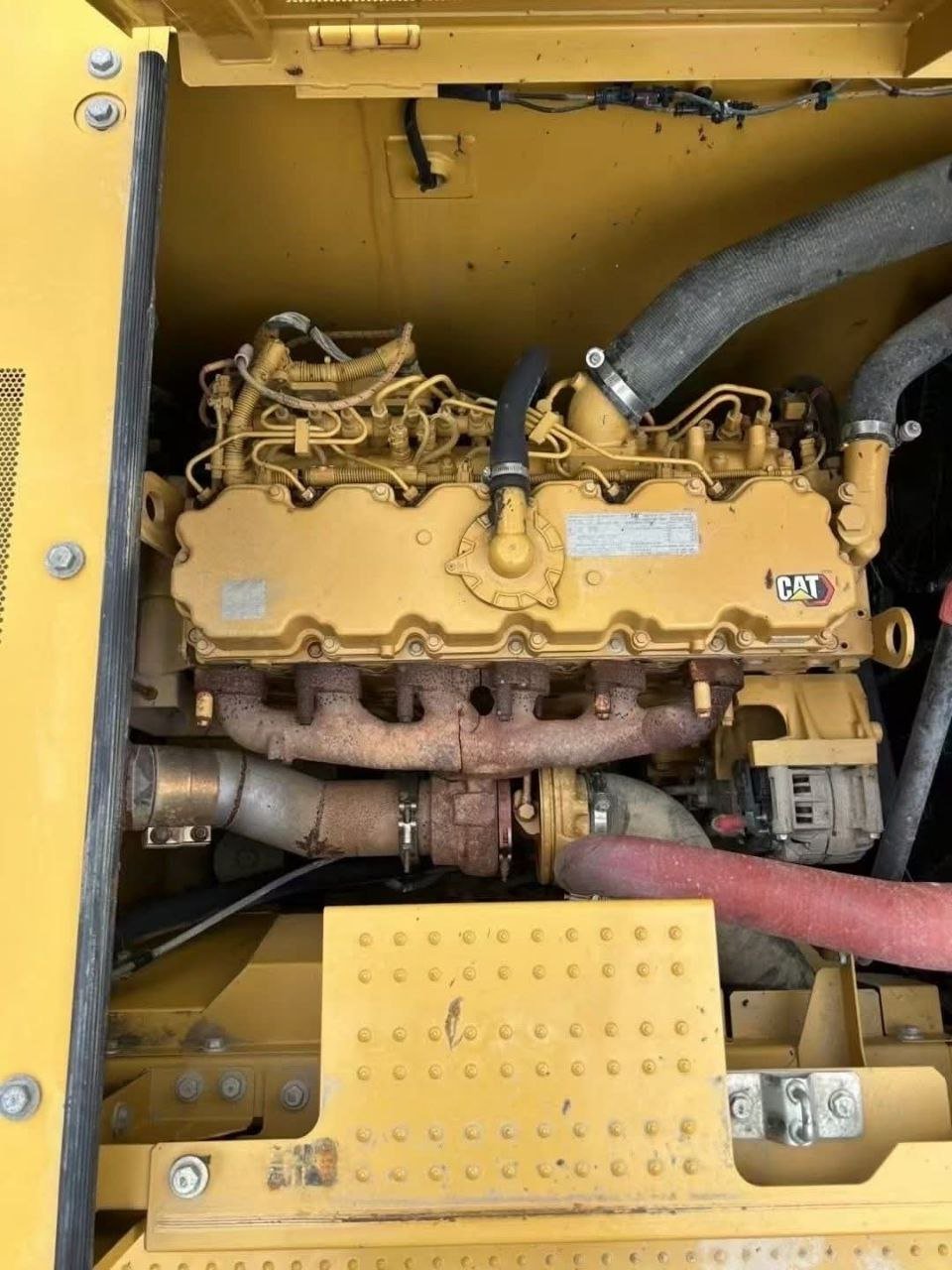 حفارة CAT323 موديل 2011 تواجد القاهرة، لا تفوت الفرصة لامتلاك أنظف الآليات الثقيلة في مصر