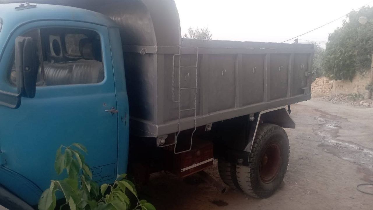 A 2006 Mercedes 5-meter dump truck is located in Giza, the largest truck market in Egypt.