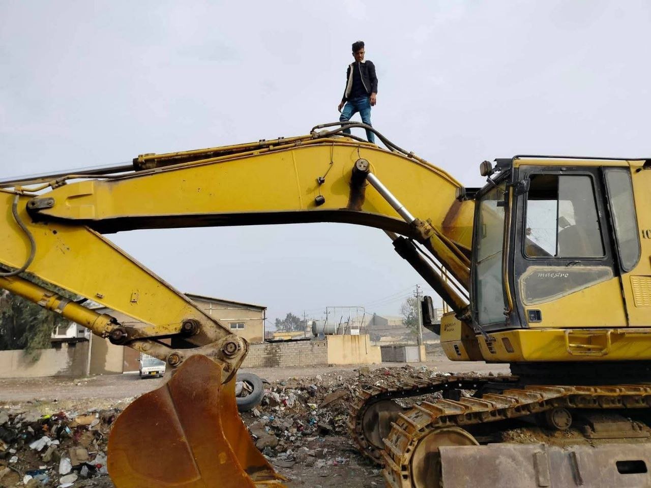 Caterpillar Excavator Size 350 Model 2002 Ready for Work, Location Cairo