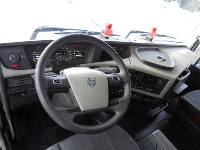 رأس سيارة شاحنة Volvo 420 مديل 2017 وارد أوروبي مجمرك تواجد الاسكندرية, بيع شاحنات نقل ثقيل بالتقسيط مصر