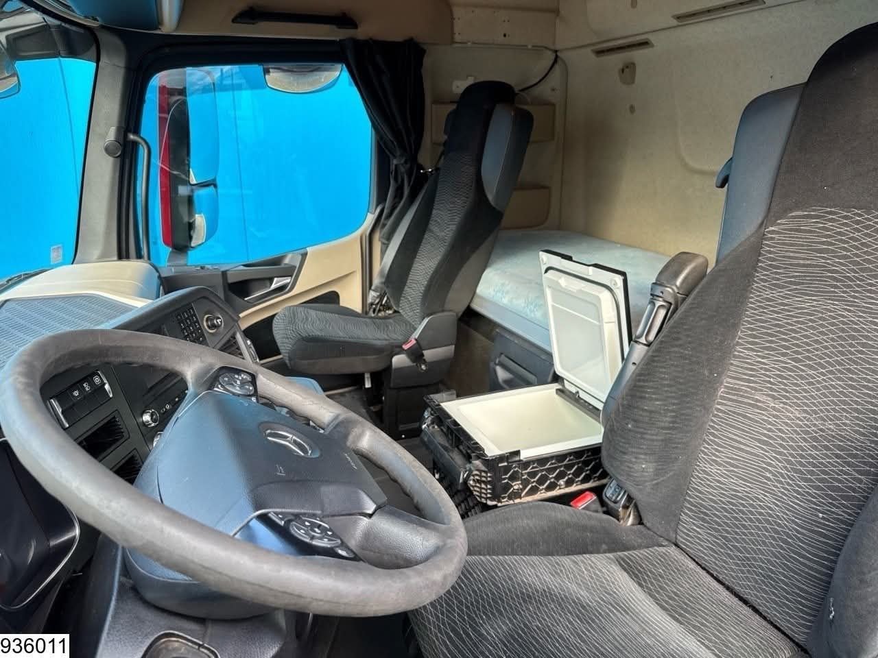 Mercedes Actros 1851 Truck car head 2015 European Imported & Cleared, Located in Alexandria, Heavy Truck Sales Platforms in Egypt