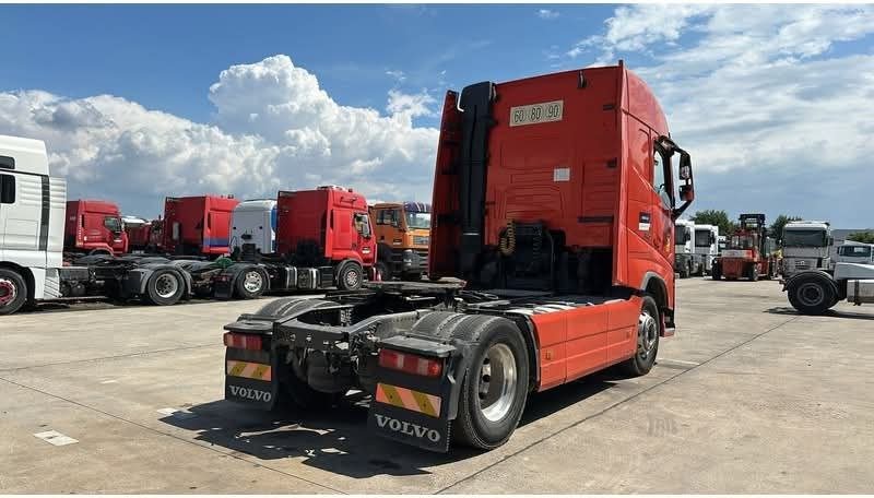 Volvo 500 Truck car head, 2015 Model, European Imported & Cleared, Located in Aswan, Heavy Truck Sales Platforms in Egypt