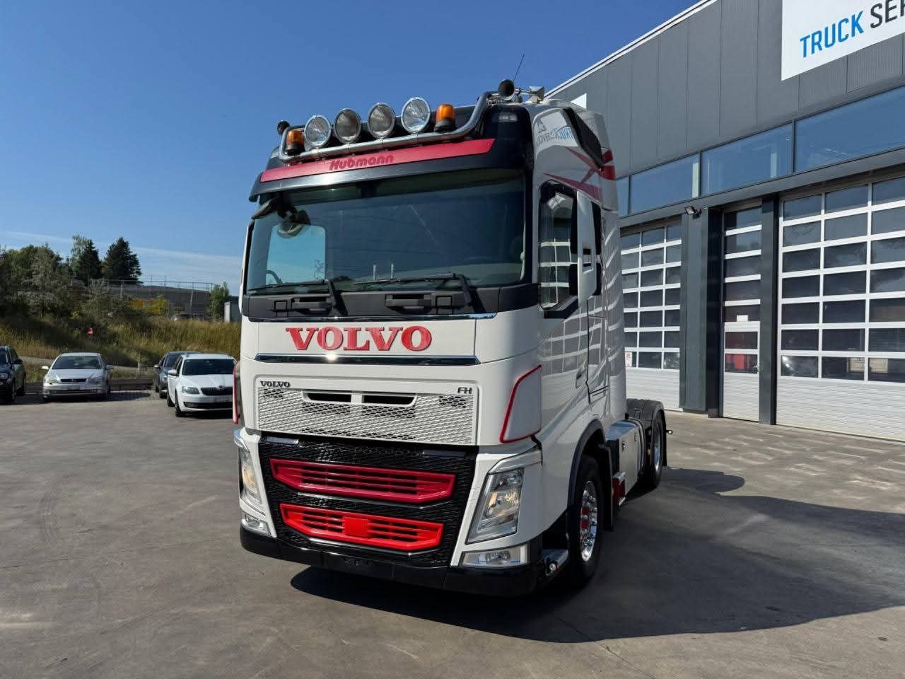 Volvo FH500 Carrier Truck, 2016 Model, Swiss Imported, Located in Damanhour , Heavy Truck Installment Sales Egypt