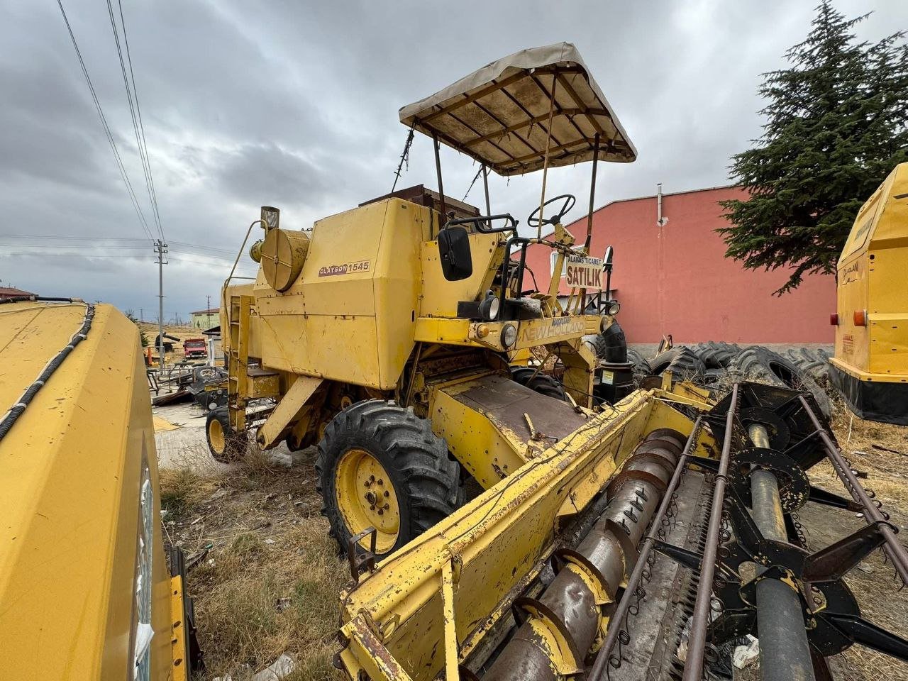 Buy and Sell Harvesters in Egypt, New Holland 80 Harvester Model 1530 European Import, Customs Cleared, Located in Damietta