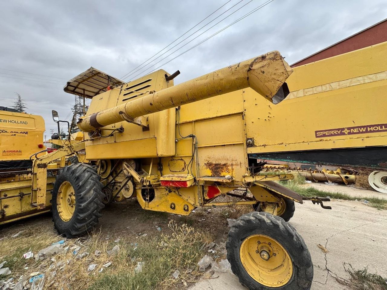 Buy and Sell Harvesters in Egypt, New Holland 80 Harvester Model 1530 European Import, Customs Cleared, Located in Damietta