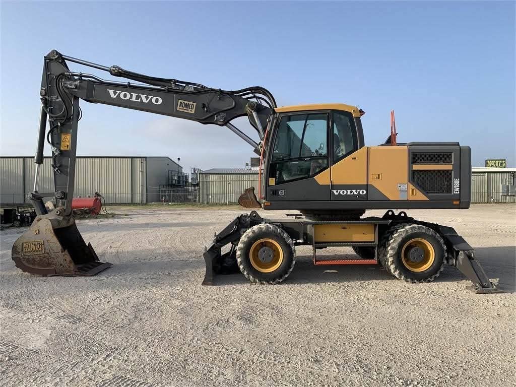 Volvo Excavator for Sale in Giza, Volvo EW180E Wheel Excavator 2019 Almost New – Ready for Immediate Work, Located in Giza