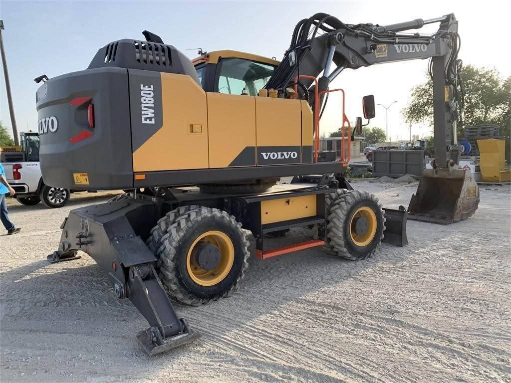Volvo Excavator for Sale in Giza, Volvo EW180E Wheel Excavator 2019 Almost New – Ready for Immediate Work, Located in Giza