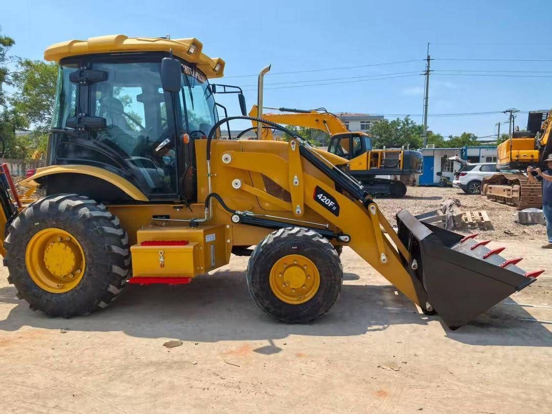 Caterpillar Loader for Sale in Cairo, Caterpillar 420F Loader 2010 Model, Located in Cairo, Heavy Equipment Market at Best Prices