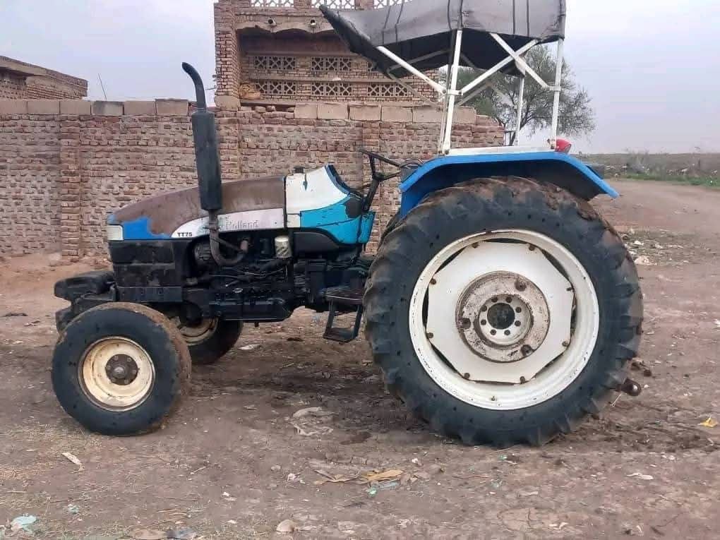 farming Tractor for Sale in Mansoura, New Holland TT75 Tractor Model 1995 Located in Mansoura, Tractor Market Egypt