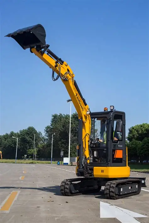 Chinese Equipment Agency in Egypt, Excavator 9035F Model 2024 Located in Giza, Heavy Equipment Market Egypt