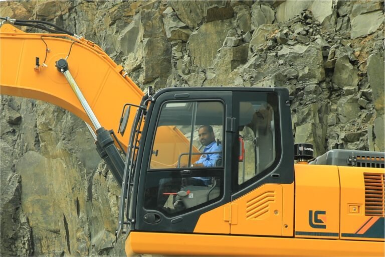 Chinese Equipment Agency in Egypt, Excavator 922E Model 2024 Located in Cairo, Heavy Equipment Market Egypt