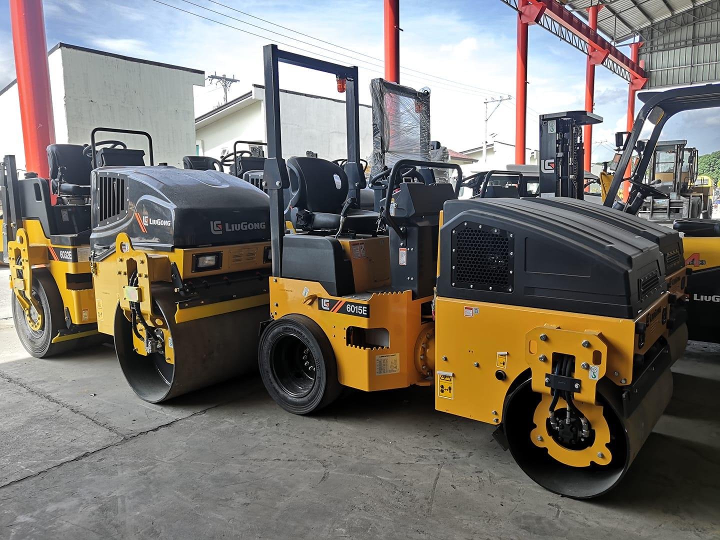 Chinese Equipment Agency in Egypt, LiuGong Roller Model 6015E 2022 Located in Suez, Heavy Equipment Market Egypt
