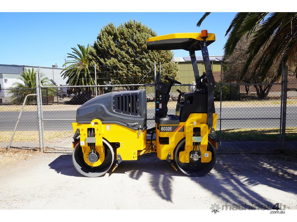 Chinese Equipment Agency in Egypt, LiuGong Roller Model 6032E 2022 Located in Cairo, Heavy Equipment Market Egypt