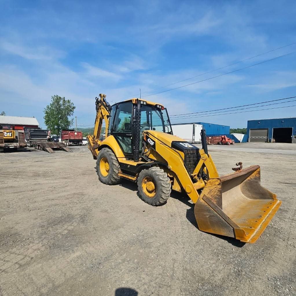 Caterpillar Loader for Sale in Giza, Caterpillar 420F Loader 2015 Located in Giza, Heavy Equipment Market Egypt