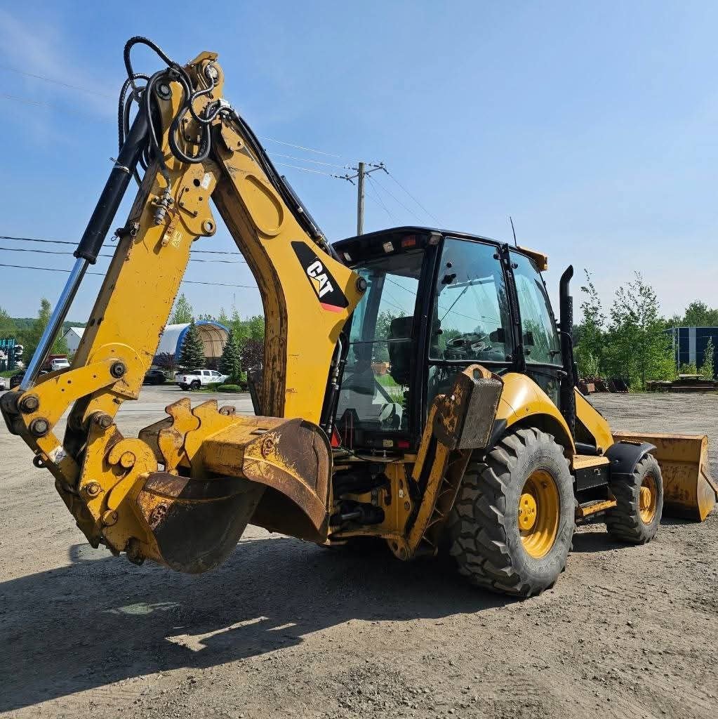 Caterpillar Loader for Sale in Giza, Caterpillar 420F Loader 2015 Located in Giza, Heavy Equipment Market Egypt