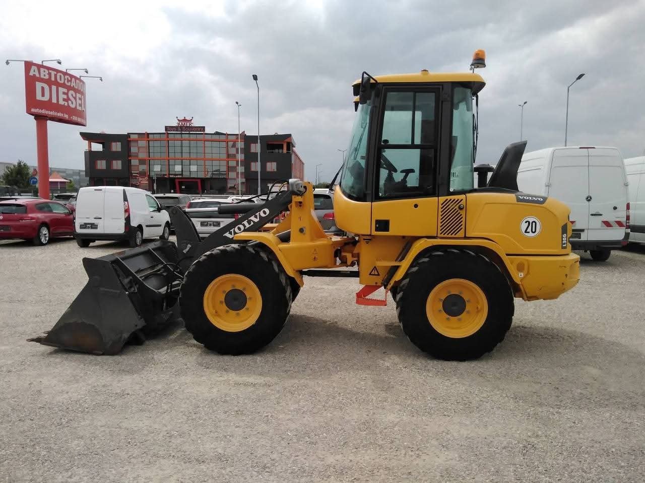 Caterpillar Loader for Sale in Alexandria, VOLVO L30G Loader 2015 Located in Alexandria, Heavy Equipment Market Egypt