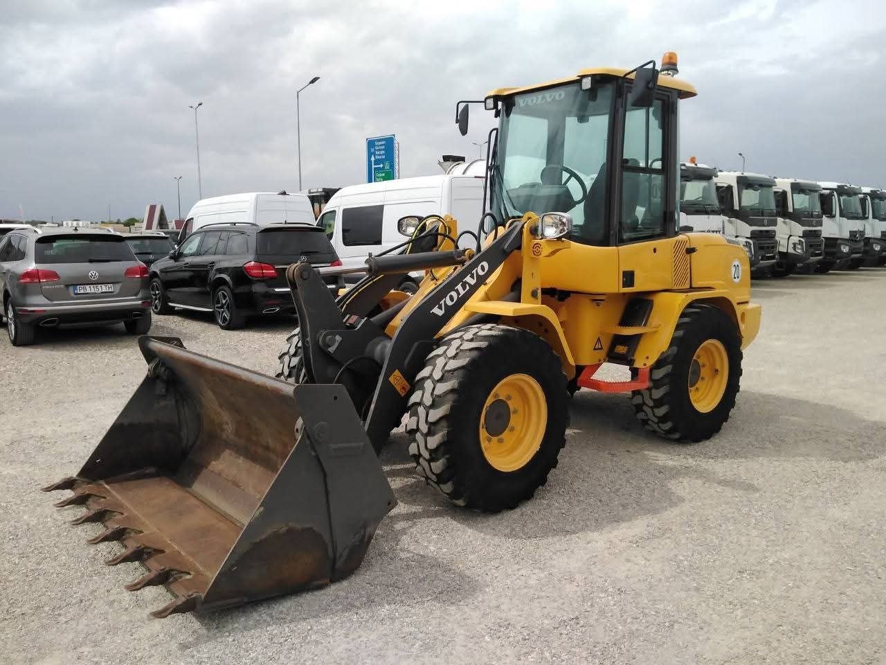 Caterpillar Loader for Sale in Alexandria, VOLVO L30G Loader 2015 Located in Alexandria, Heavy Equipment Market Egypt