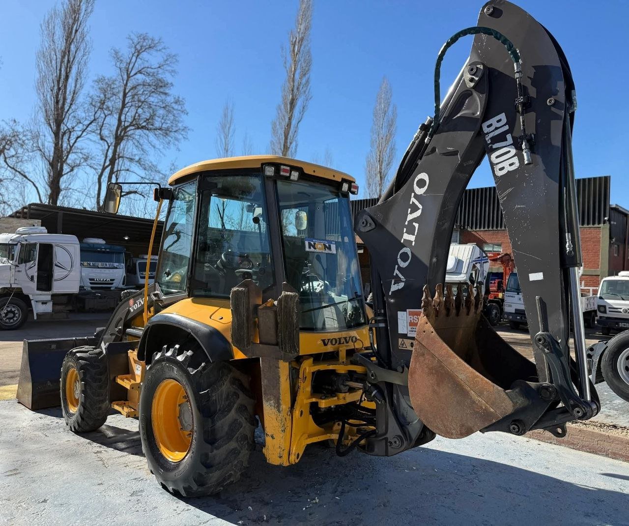 Volvo Loader + Backhoe for Sale in Cairo, Volvo BL70 2017 Model Located in Cairo