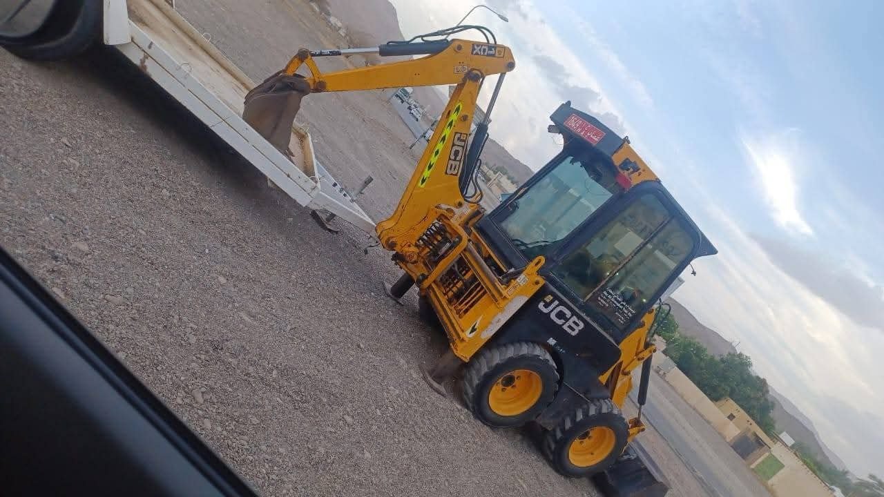 للبيع بوبكات في القاهرة, بوب كات JCB مع حفار موديل 2015 وارد المملكة المتحدة تواجد الاسكندرية, سوق المعدات الثقيلة في مصر