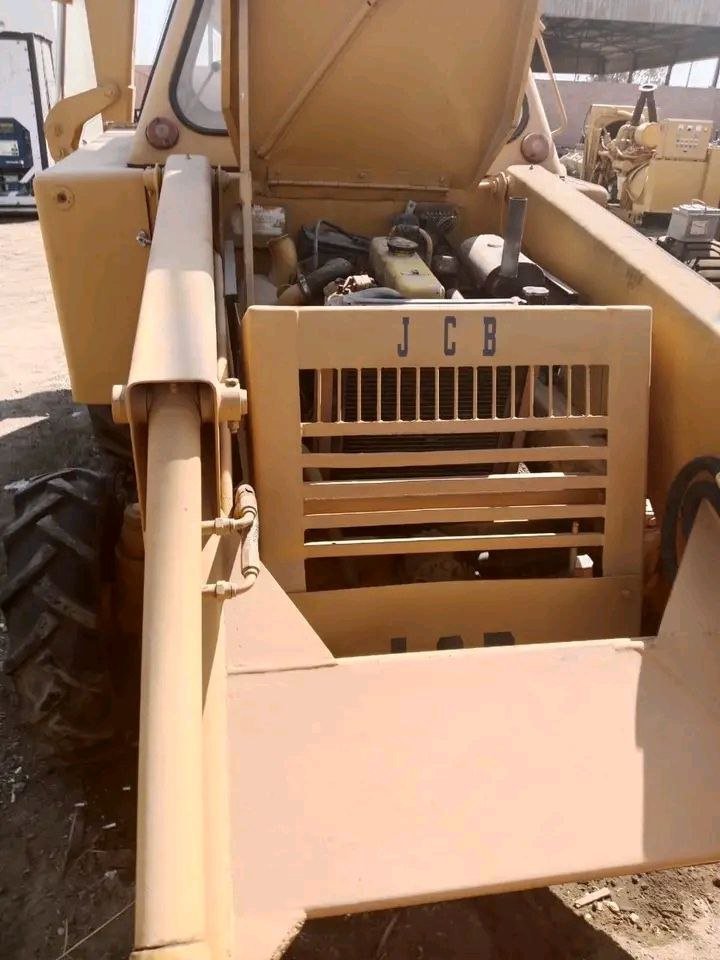 JCB Excavator for Sale in Mansoura, JCB Excavator Model 1998 Located in Mansoura, Heavy Equipment Market in Egypt