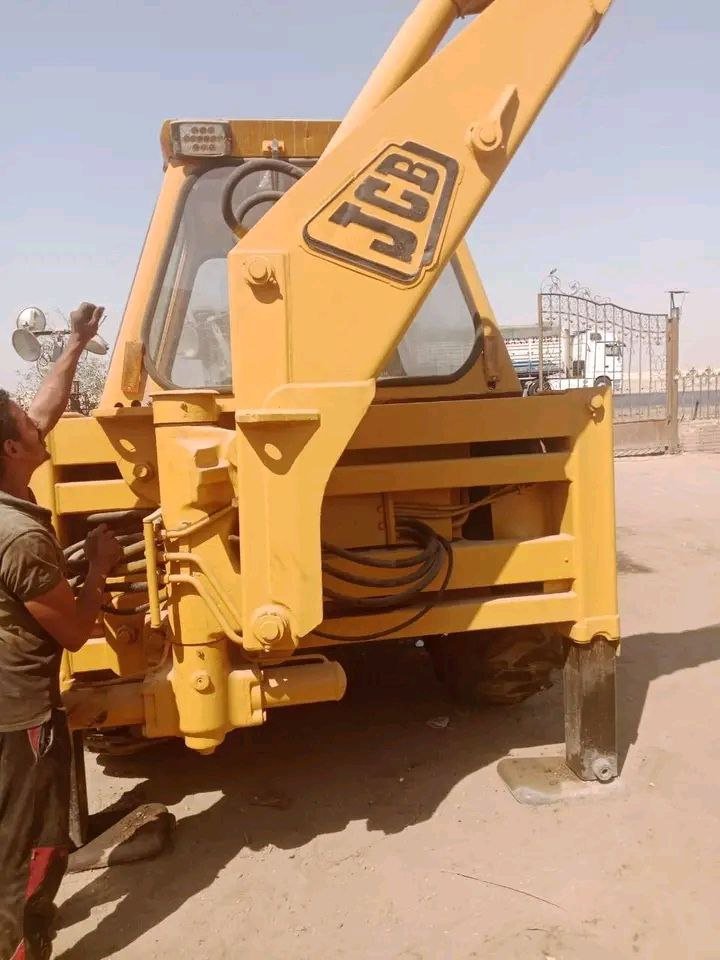 JCB Excavator for Sale in Mansoura, JCB Excavator Model 1998 Located in Mansoura, Heavy Equipment Market in Egypt