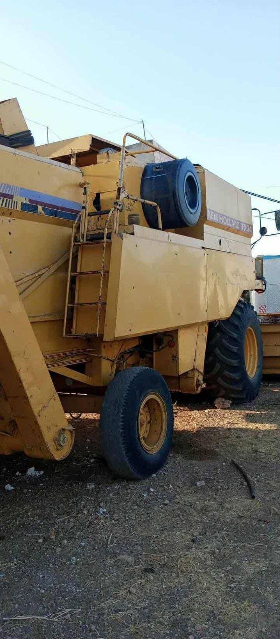 New Holland Harvester for Sale in Suez, 1991 New Holland TX34, Located in Suez, Competitive Prices on Agricultural Heavy Equipment