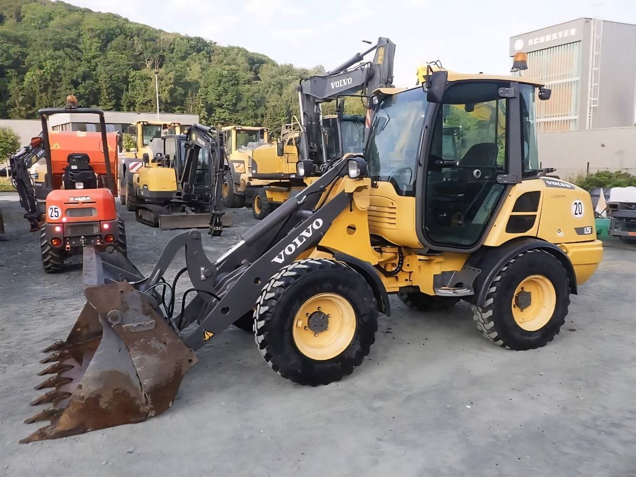Volvo Loader for Sale in Suez, 2016 Volvo L25, Located in Suez, Best Deals on Heavy Loaders and Equipment