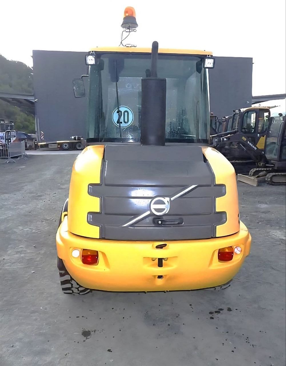 Volvo Loader for Sale in Suez, 2016 Volvo L25, Located in Suez, Best Deals on Heavy Loaders and Equipment