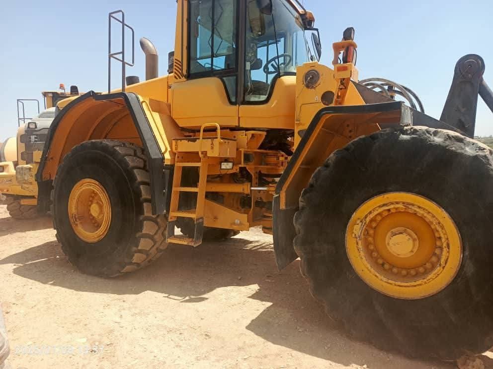 Volvo Loader for Sale in Giza, Volvo 180F Loader Model 2009 Located in Giza, Heavy Equipment Market in Egypt