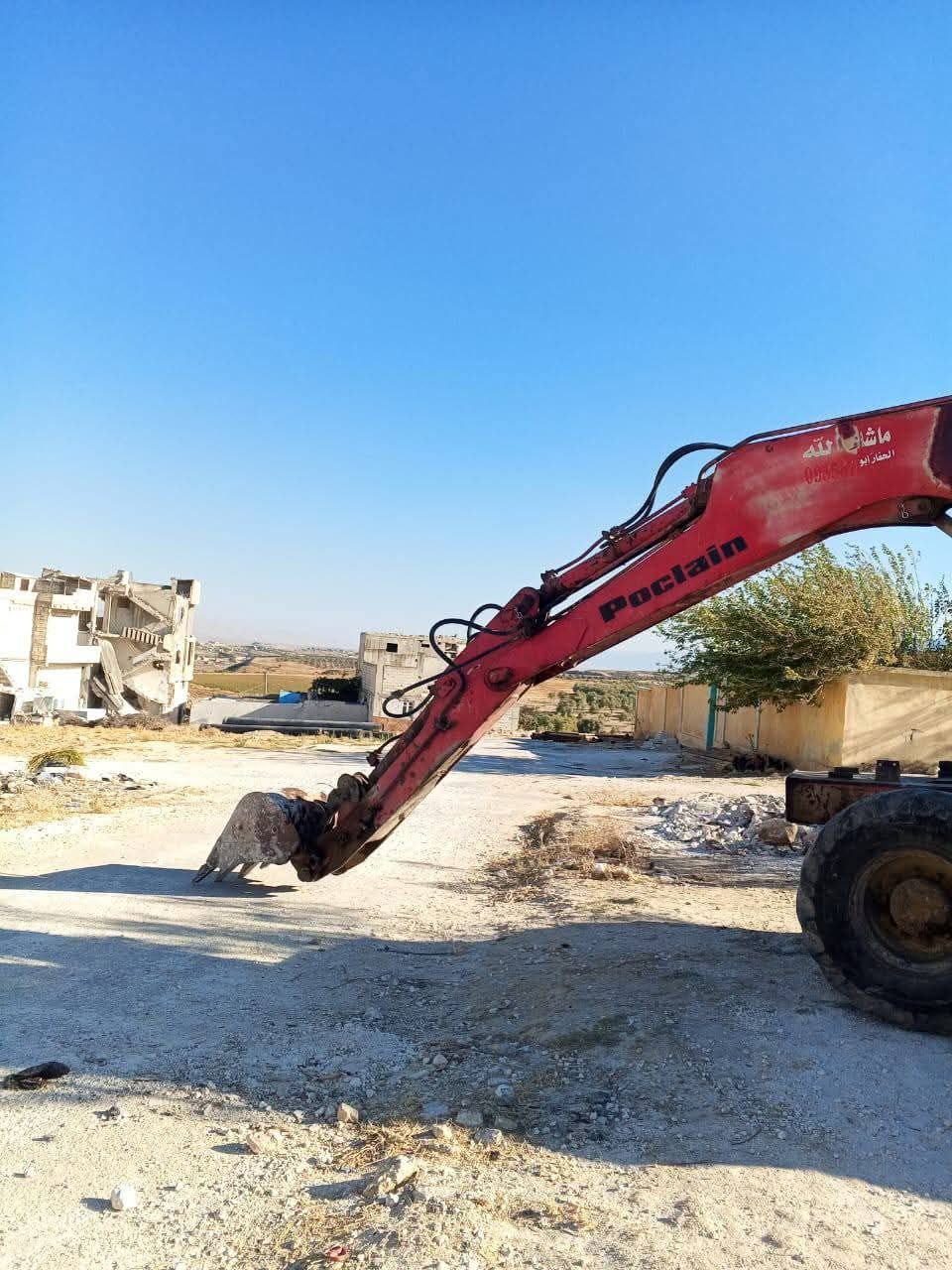 Poclain Excavator for Sale in Aswan, Poclain 90 Model 2002, Located in Aswan, Heavy Equipment Market in Egypt