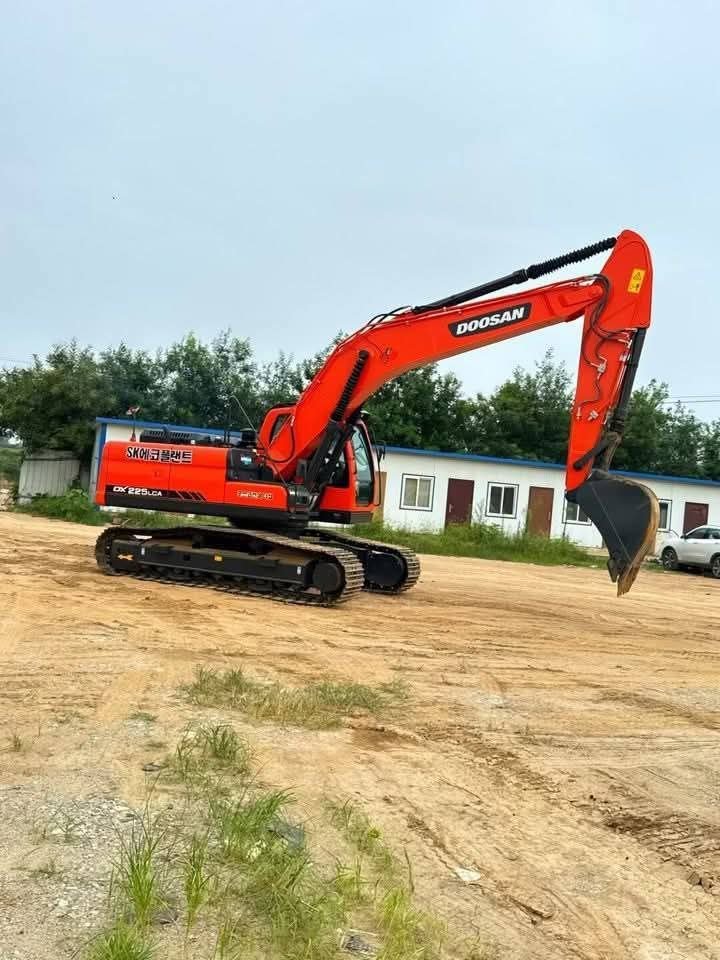 Doosan Excavator for Sale in Aswan, Doosan 225 Model 2024, Located in Aswan, Heavy Equipment Market in Egypt