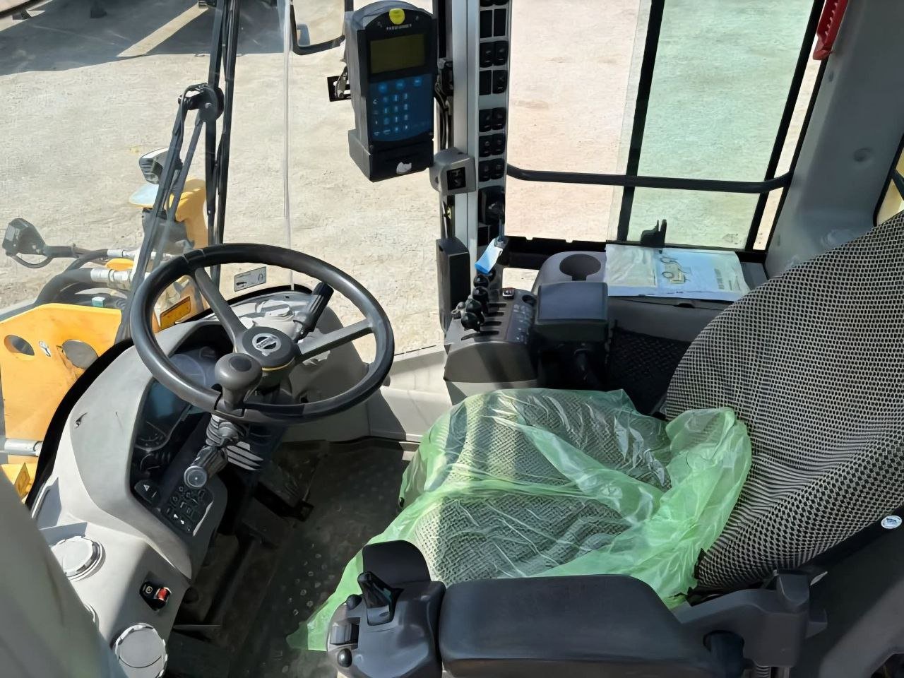 Volvo Loader for Sale in Suez, VOLVO L90, Located in Suez, Heavy Equipment Market in Egypt