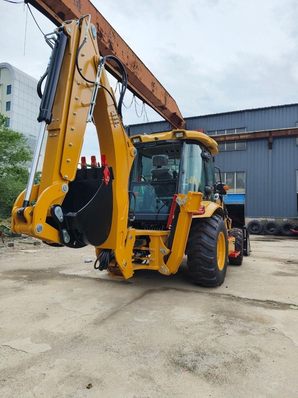 Caterpillar Loader for Sale in Suez, Caterpillar 120 Dual Loader Model 2009, Located in Suez, Heavy Equipment Market in Egypt
