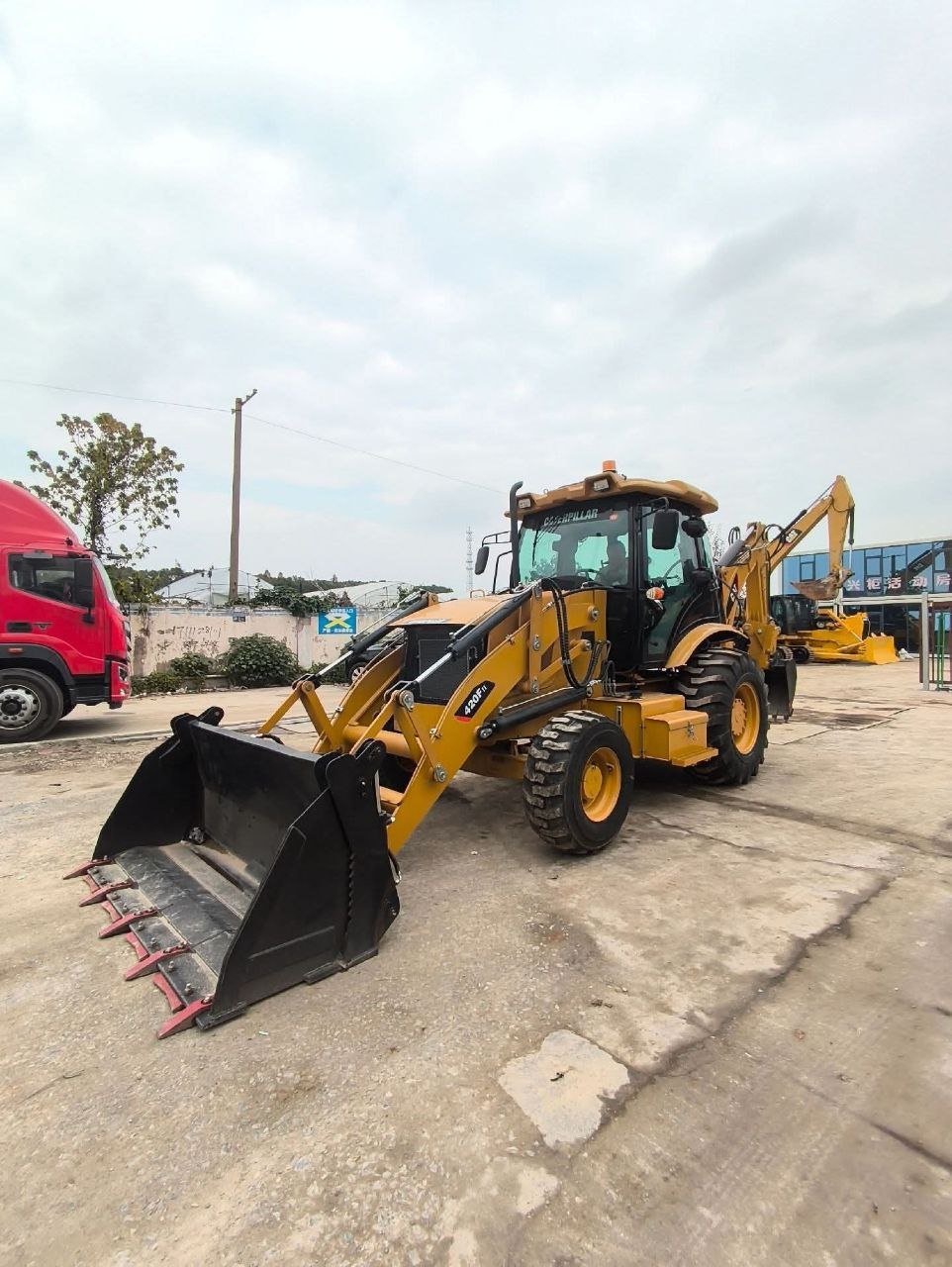 Caterpillar Loader for Sale in Suez, Caterpillar 120 Dual Loader Model 2009, Located in Suez, Heavy Equipment Market in Egypt