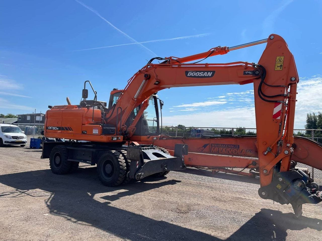 Doosan Excavator for Sale in Cairo, 2015 Doosan DX190W Wheeled Excavator in Excellent Condition, Located in Cairo, Best Deals on Excavators and Heavy Equipment