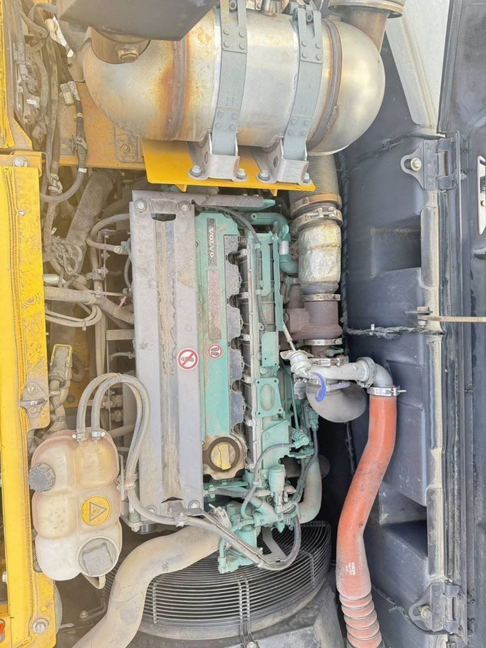 Volvo Excavator for Sale in Cairo, 2016 Volvo EW180 Wheeled Excavator in Excellent Condition, Located in Cairo, Best Deals on Excavators and Heavy Equipment