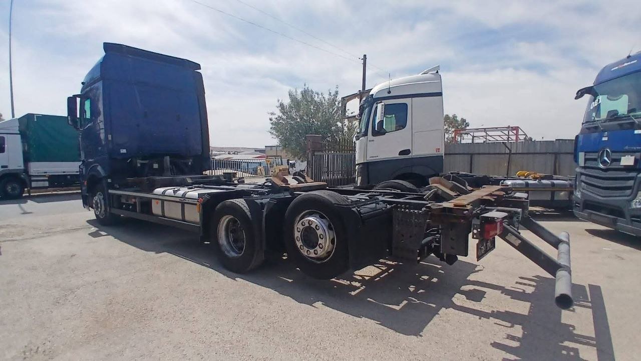 Mercedes Actros Truck Head for Sale in Cairo, 2015 Mercedes Actros MP4 2545 in Excellent Condition, Located in Cairo, Best Deals on Trucks and Heavy Equipment