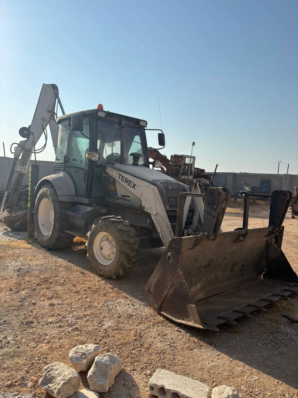 Terex Loader for Sale in Egypt, English Terex Backhoe TEREX 820 Model 2008 Available 4 Units Located in Qalyubia, Heavy Equipment Market in Egypt