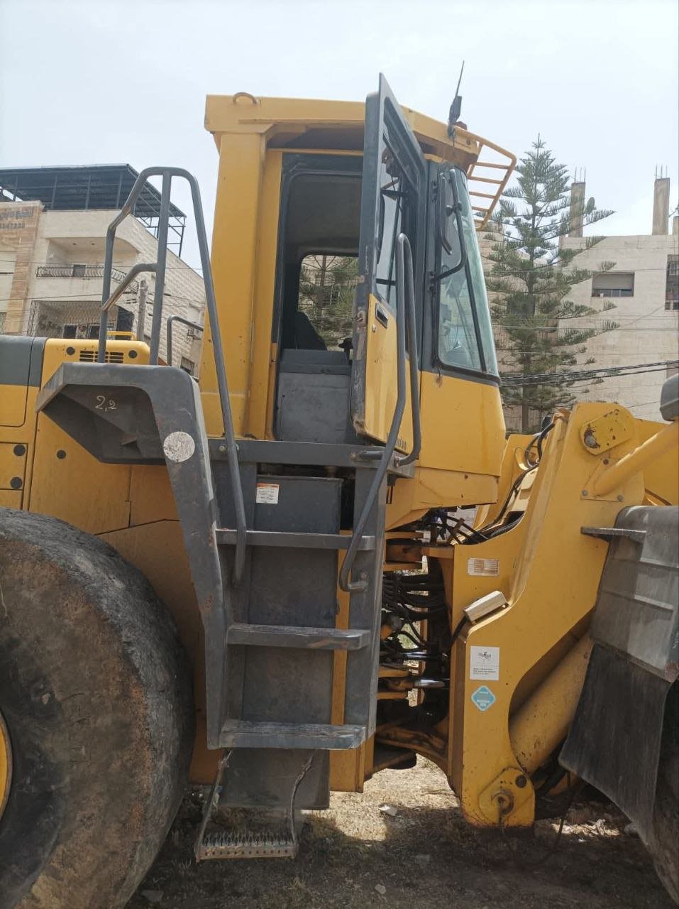 Komatsu Loader for Sale in Egypt, Komatsu Loader 500-3 Model 1997 Located in Alexandria, Heavy Equipment Market in Egypt
